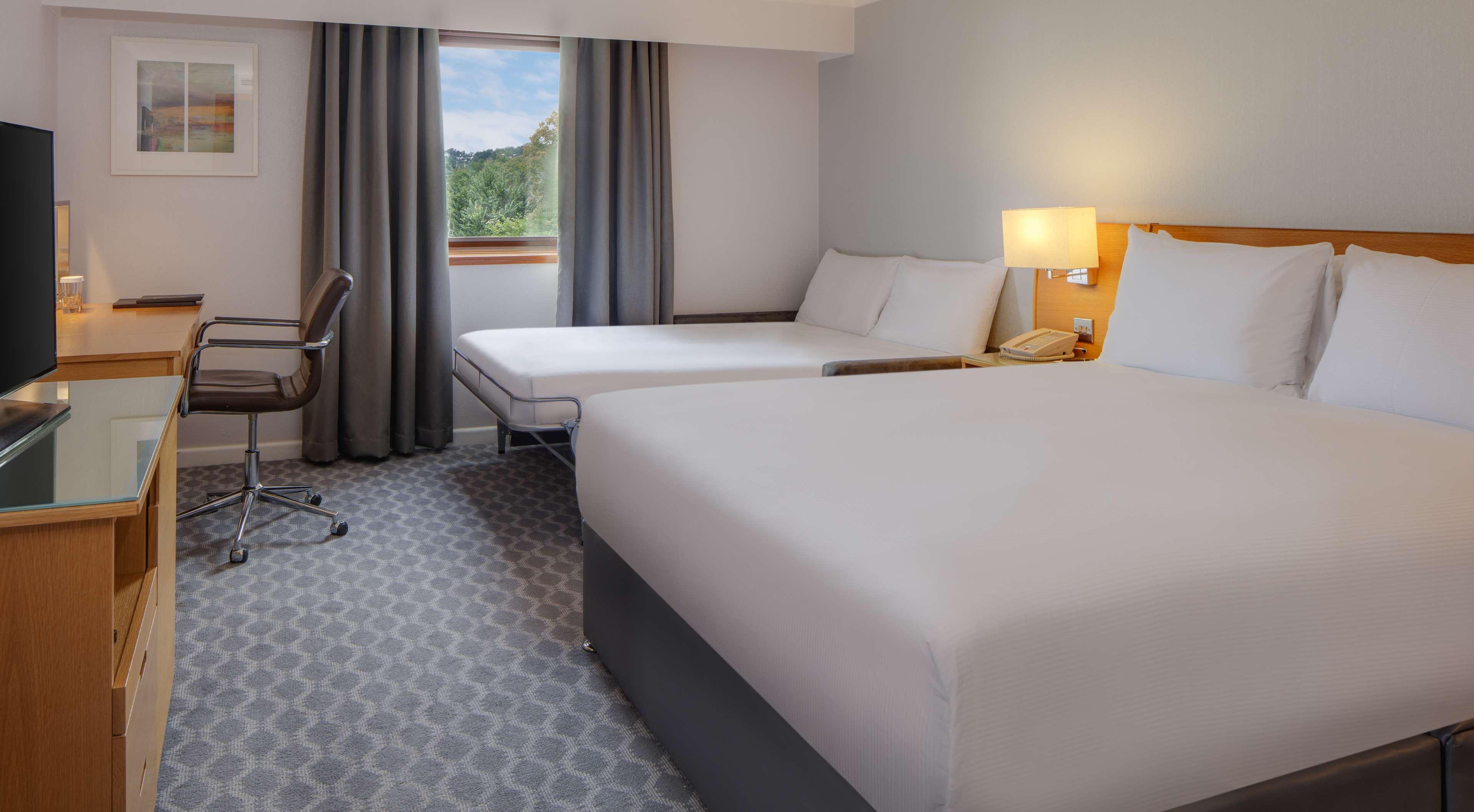Hilton London Watford 4*